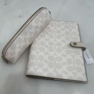 Coach Notebook & Pencil case in Chalk / White